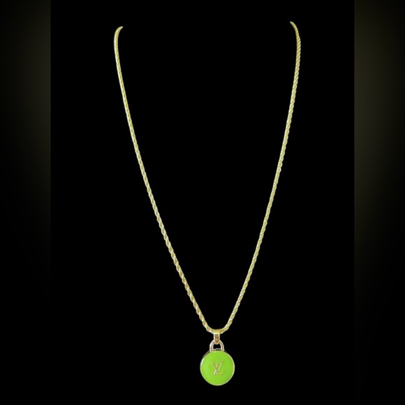 Authentic Louis Vuitton Green Charm Necklace - Picture 3 of 3